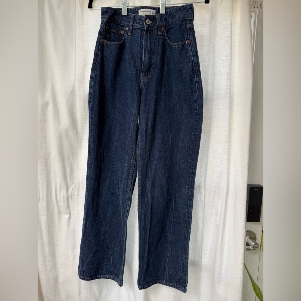 Abercrombie & Fitch “The Loose High-Rise” 24S Straight Dark Blue Jeans